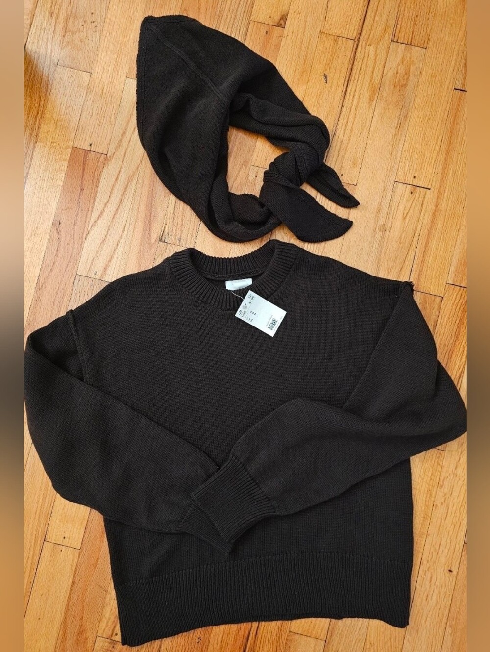 H&M women's sweawith matching scarf (M)